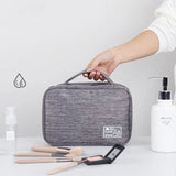 Grande Trousse de Toilette à Suspendre