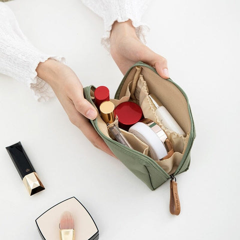 petite trousse de maquillage voyage femme pratique