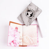 protege passeport personnalisé couple voyageur