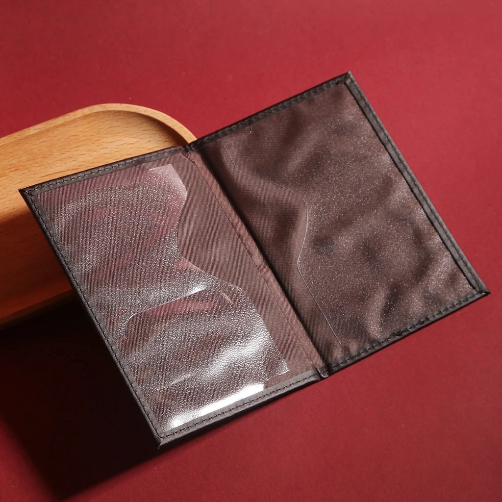 étui passeport personnalisé initiale