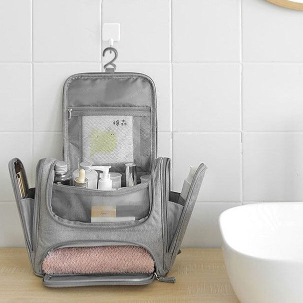 grande trousse de toilette suspendre to travel to live grise