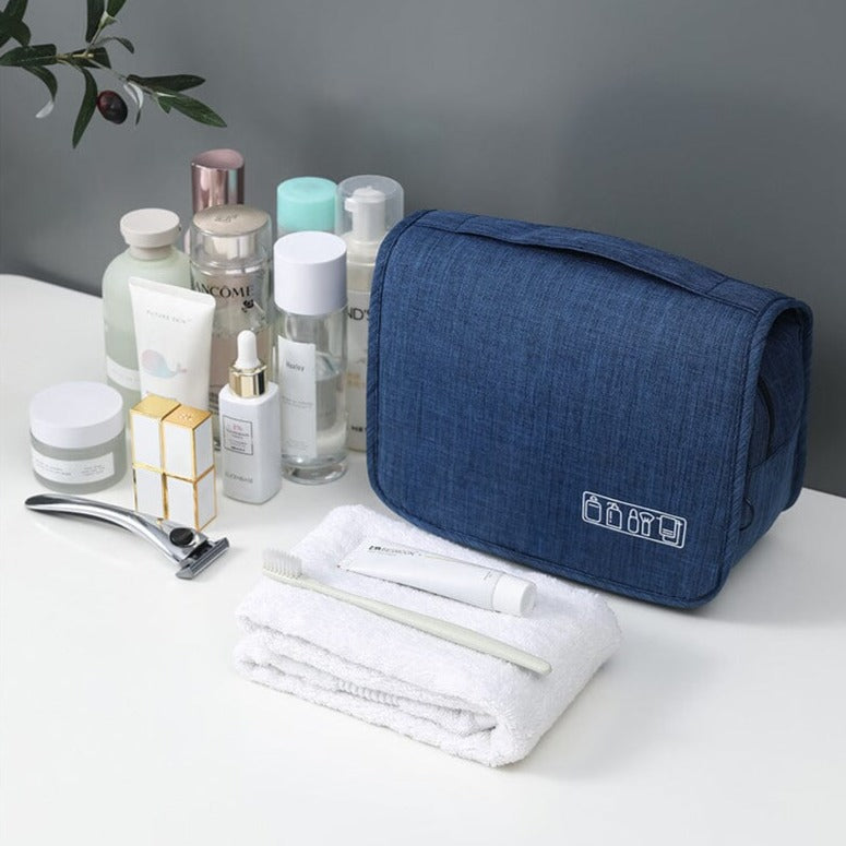 trousse de toilette voyage a suspendre travelbasics bleu marine